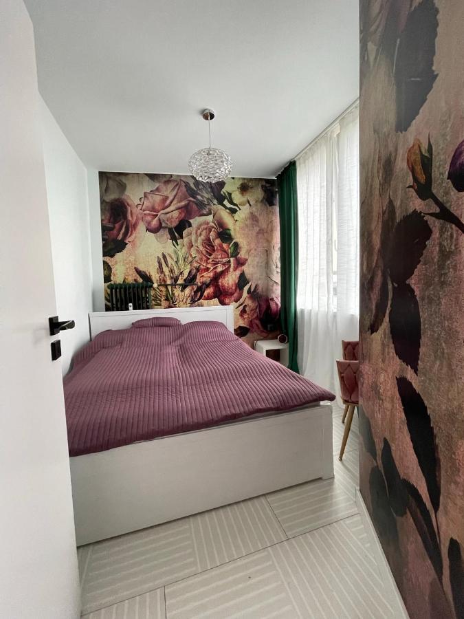 Ferienwohnung Bright: Flat With Balcony - Kitchen - Free Parking Berlin Exterior foto